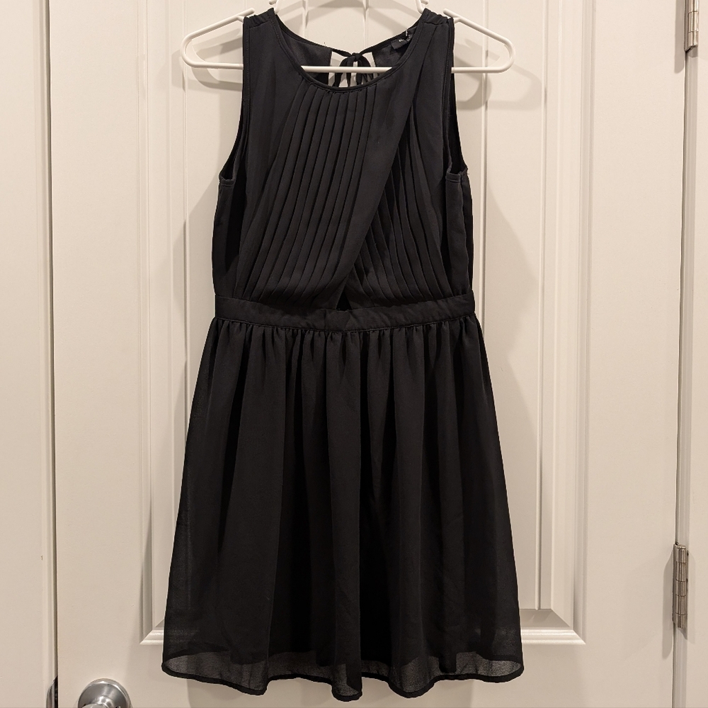 Romeo & Juliet Couture Black Backless Dress - Picture 1 of 5